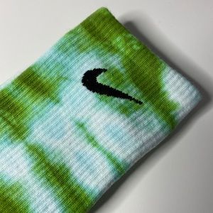 NIKE GREEN WHITE TIE DYE SOCKS